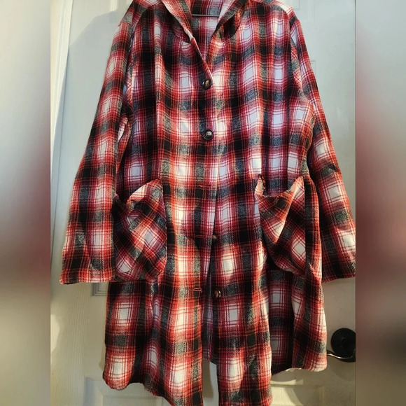 Women's Shein Curve 4X Big Buttons Flannel Shacket with Hood - Picture 3 of 5